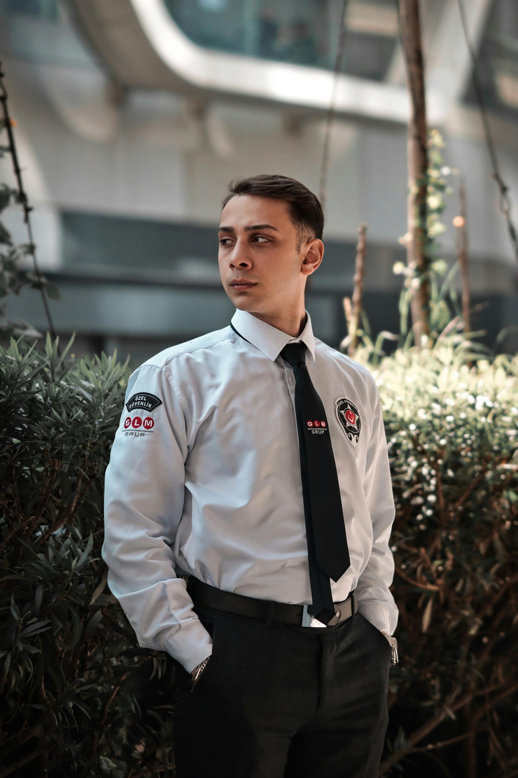 Охранник в рабочей форме